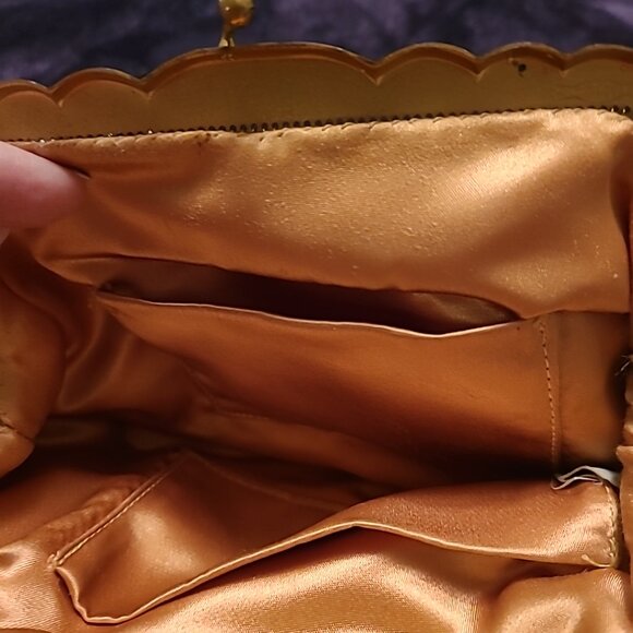 White and gold clutch - Picture 3 of 6